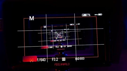 Mobile Mapping Fahrzeug mit Laserscanning-System erfasst Infrastrukturtrasse für präzise Bestandsdokumentation